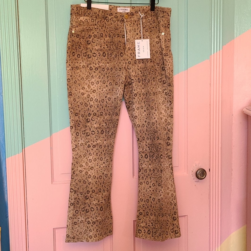 Frame snakeskin print le crop mini boot 31